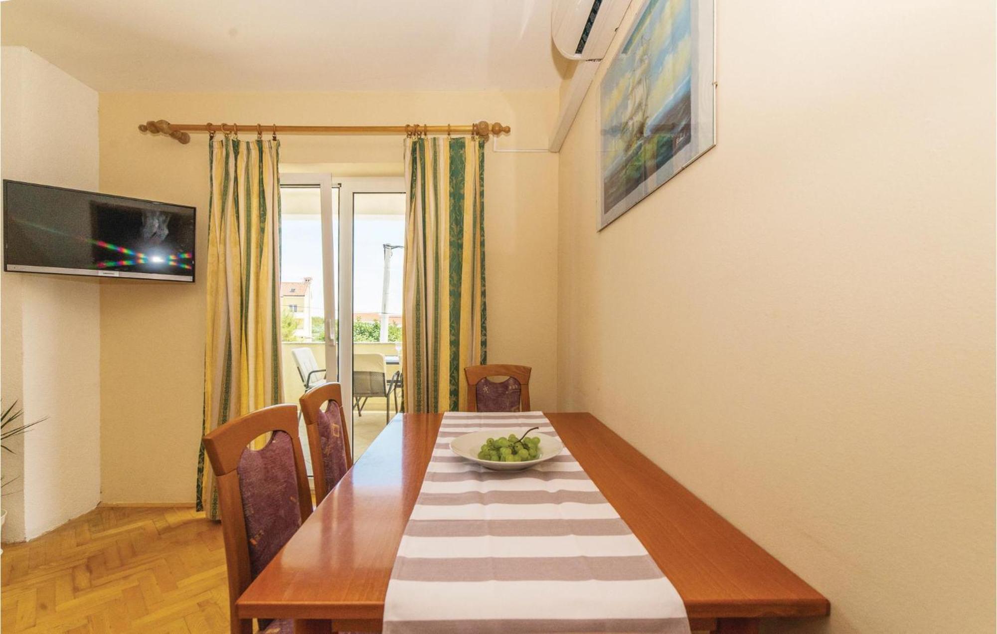 Pet Friendly Apartment In Biograd With Kitchen Weißenburg Exterior foto