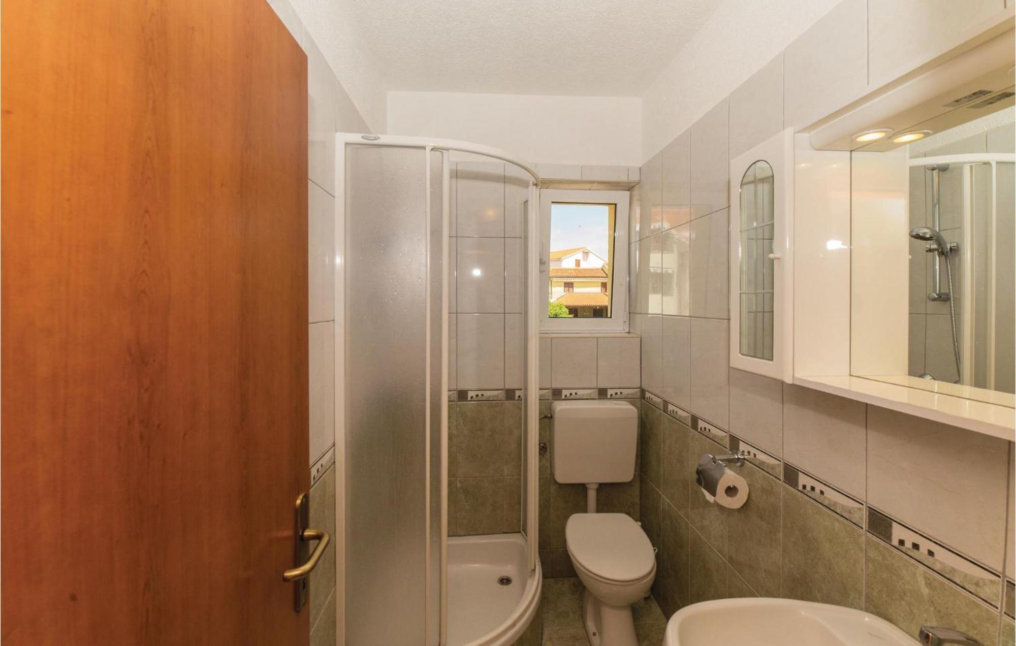 Pet Friendly Apartment In Biograd With Kitchen Weißenburg Exterior foto